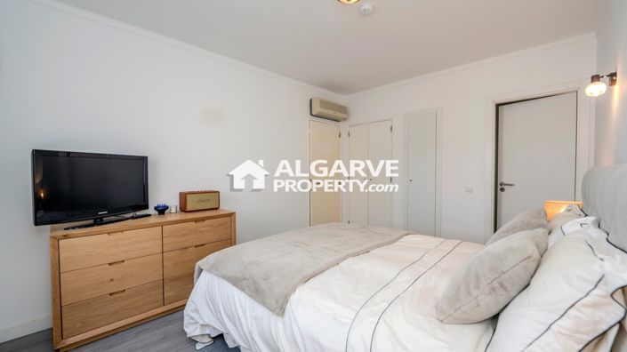 Image No.17-3 Bed Townhouse for sale