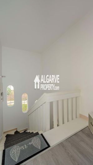 Image No.22-3 Bed Townhouse for sale