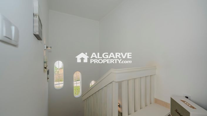 Image No.23-3 Bed Townhouse for sale