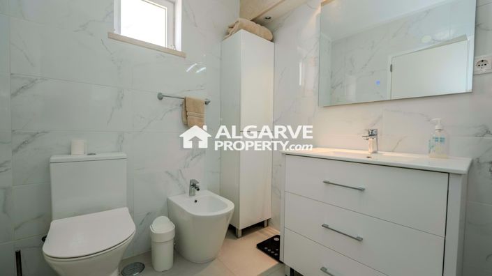 Image No.27-3 Bed Townhouse for sale