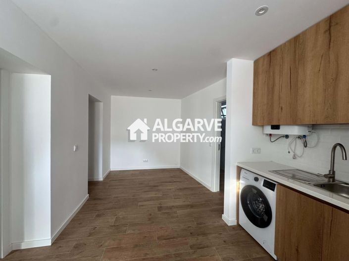 Image No.10-6 Bed Semi-Detached for sale