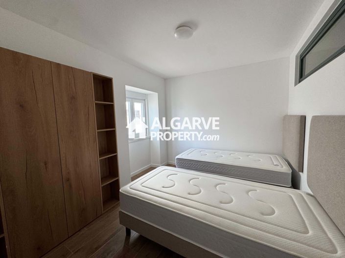 Image No.11-6 Bed Semi-Detached for sale