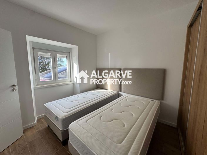 Image No.19-6 Bed Semi-Detached for sale