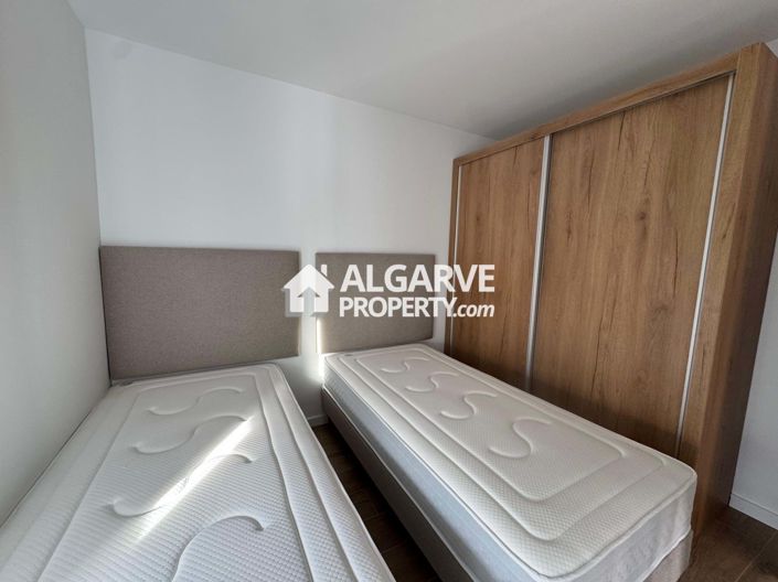 Image No.7-6 Bed Semi-Detached for sale