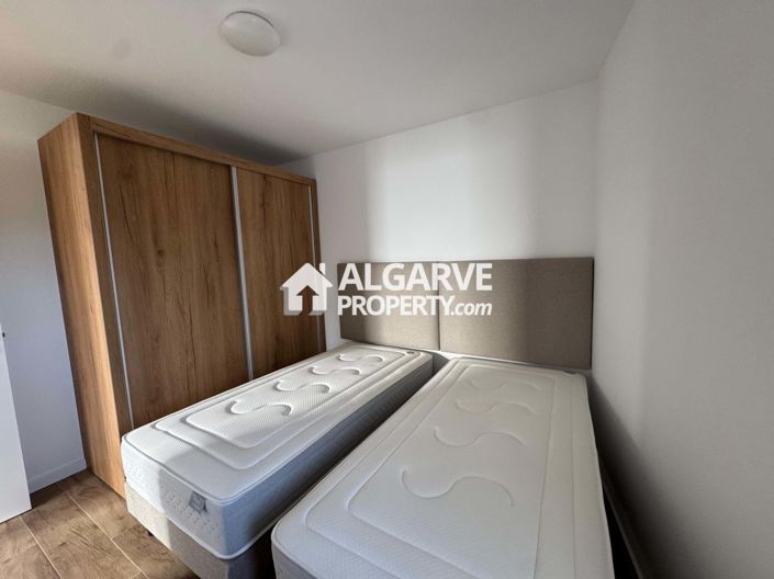 Image No.8-6 Bed Semi-Detached for sale