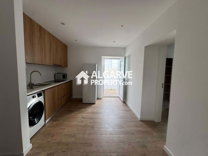 Image No.9-6 Bed Semi-Detached for sale