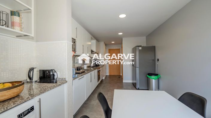 Image No.10-3 Bed Apartment for sale