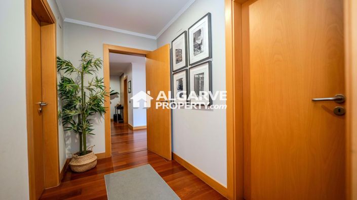 Image No.15-3 Bed Apartment for sale