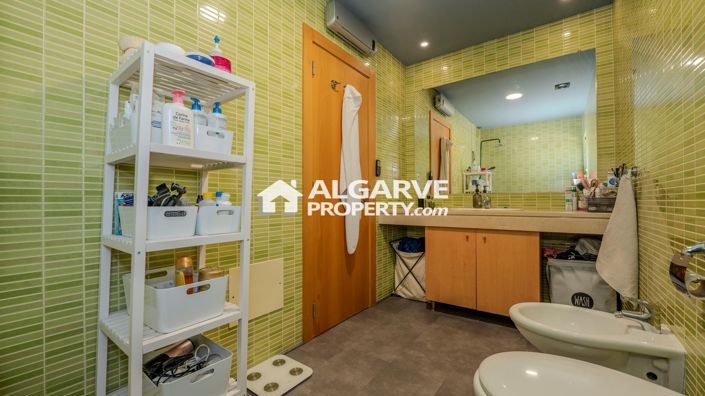 Image No.24-3 Bed Apartment for sale