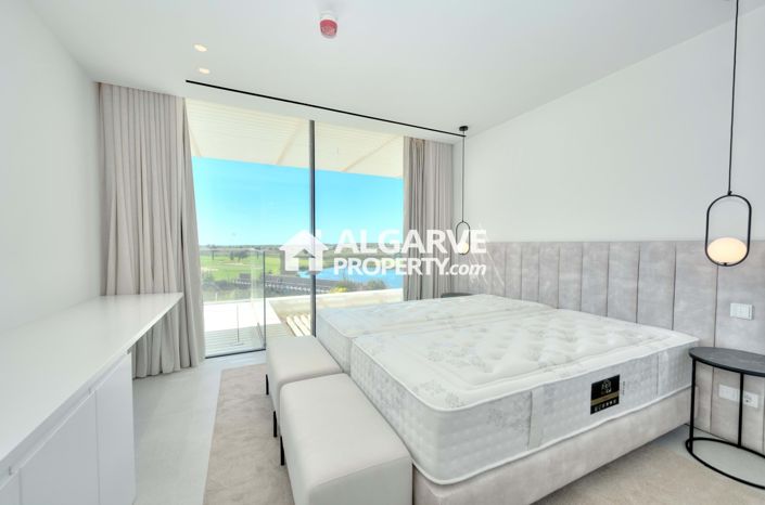 Image No.10-4 Bed Apartment for sale