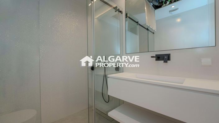 Image No.26-4 Bed Apartment for sale