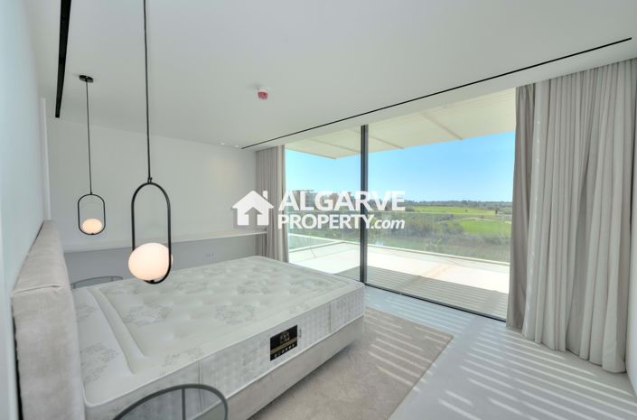 Image No.8-4 Bed Apartment for sale