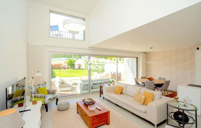 Image No.10-3 Bed Villa for sale