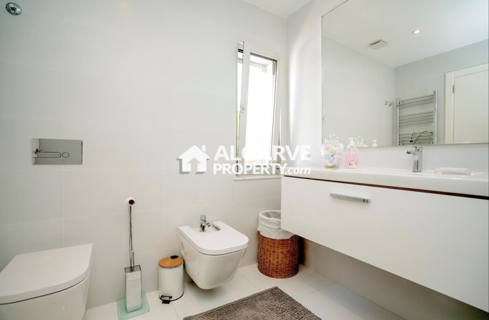 Image No.24-3 Bed Villa for sale