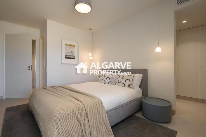 Image No.10-3 Bed Apartment for sale