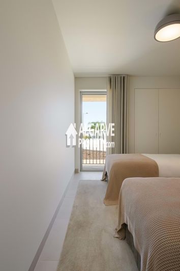 Image No.18-3 Bed Apartment for sale