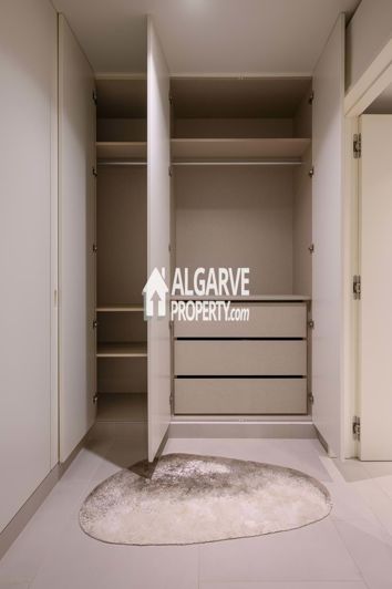 Image No.21-3 Bed Apartment for sale