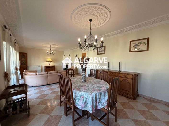 Image No.3-Appartement de 4 chambres à vendre à Quarteira