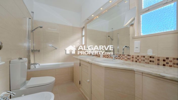 Image No.14-3 Bed Semi-Detached for sale