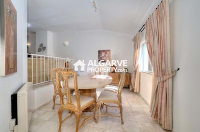 3-12223-78d1f4f8b6655591b02d22fabb36a692d73cc