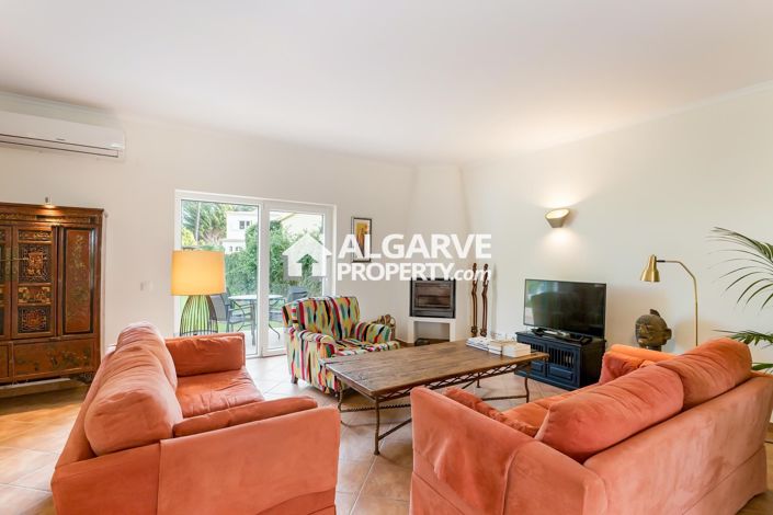 Image No.3-4 Bed Villa for sale