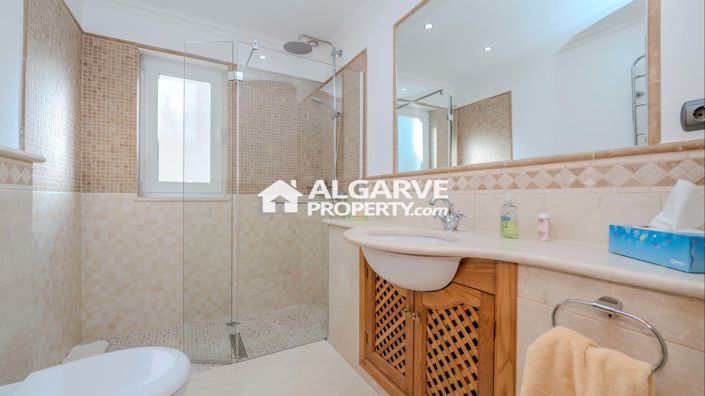 Image No.17-3 Bed Villa for sale