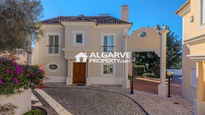 Image No.18-3 Bed Villa for sale