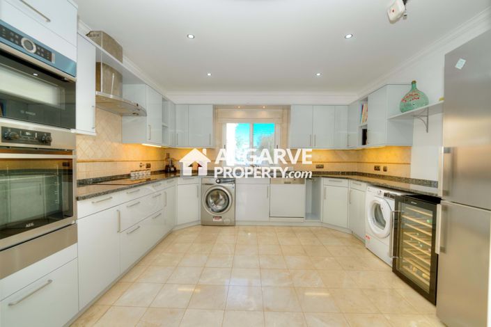 Image No.3-3 Bed Villa for sale