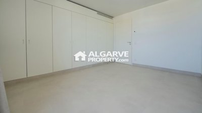 3-12239-78d1f4f8b6655591b02d22fabb36a692d73cc