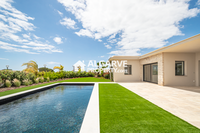 Villa de 4 chambres à vendre à Faro City