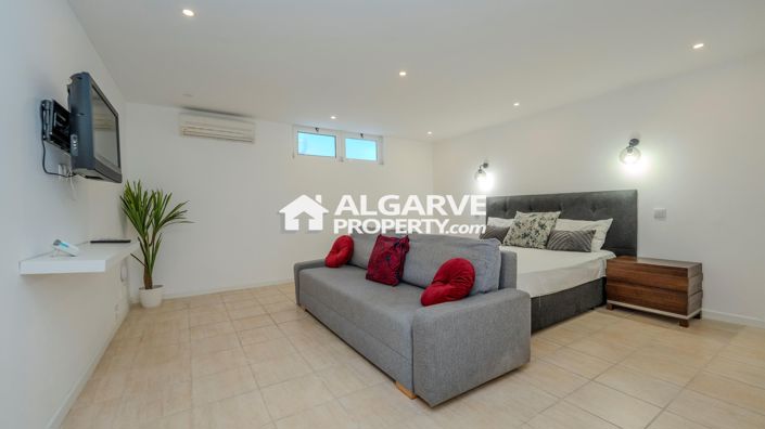 Image No.44-5 Bed Villa for sale