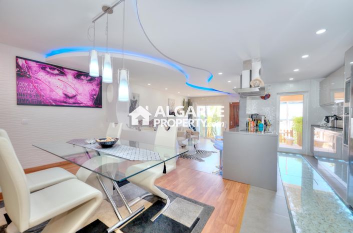 Image No.8-2 Bed Apartment for sale