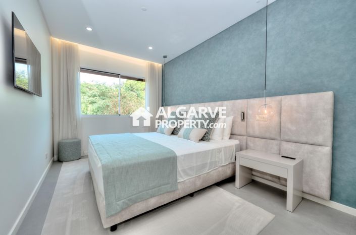 Image No.32-2 Bed Apartment for sale