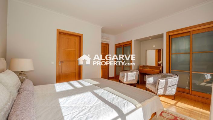 Image No.13-4 Bed Villa for sale