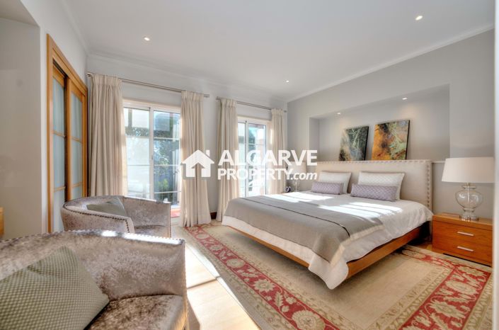 Image No.4-4 Bed Villa for sale