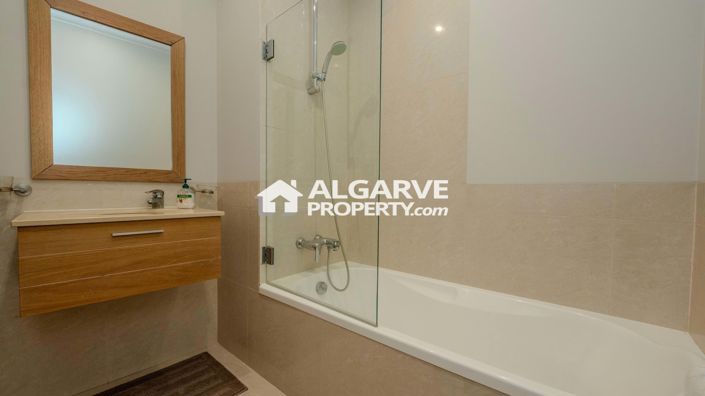 Image No.8-4 Bed Villa for sale