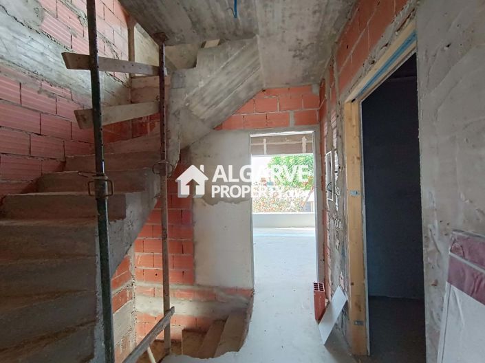 Image No.15-2 Bed Semi-Detached for sale