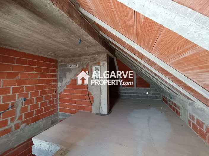 Image No.24-2 Bed Semi-Detached for sale