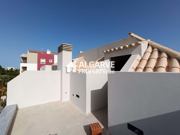 Image No.27-2 Bed Semi-Detached for sale