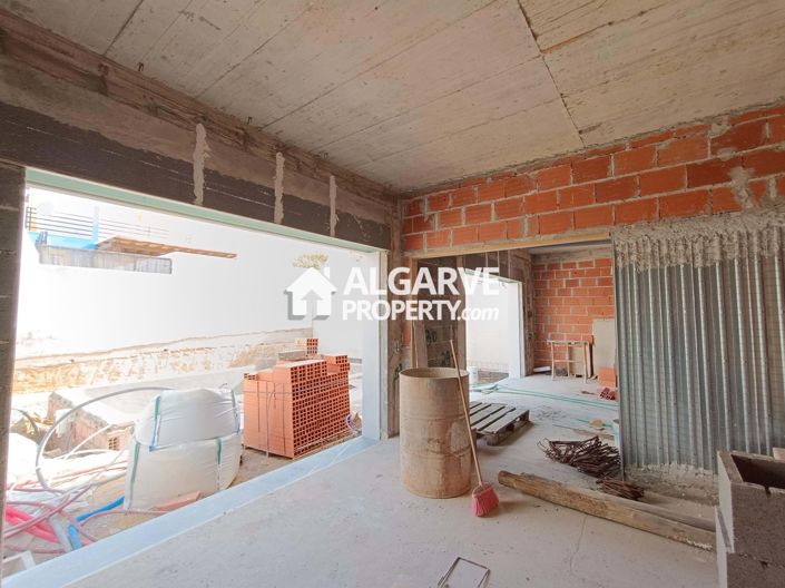 Image No.13-4 Bed Semi-Detached for sale