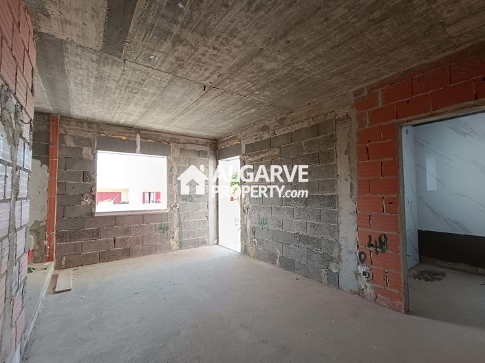 Image No.20-4 Bed Semi-Detached for sale