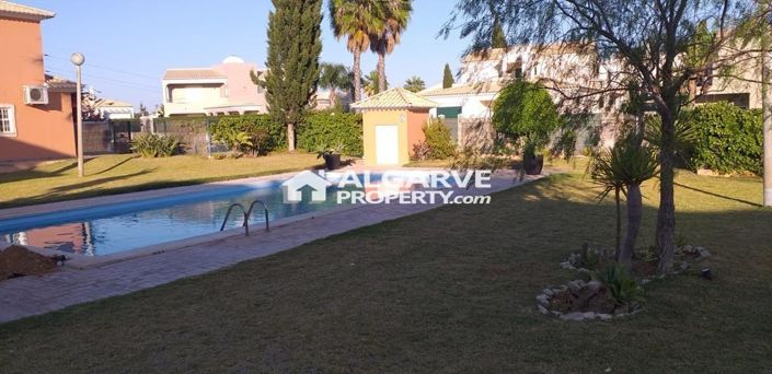 Image No.16-4 Bed Semi-Detached for sale