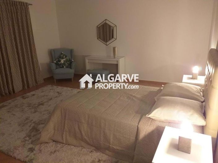 Image No.17-4 Bed Semi-Detached for sale