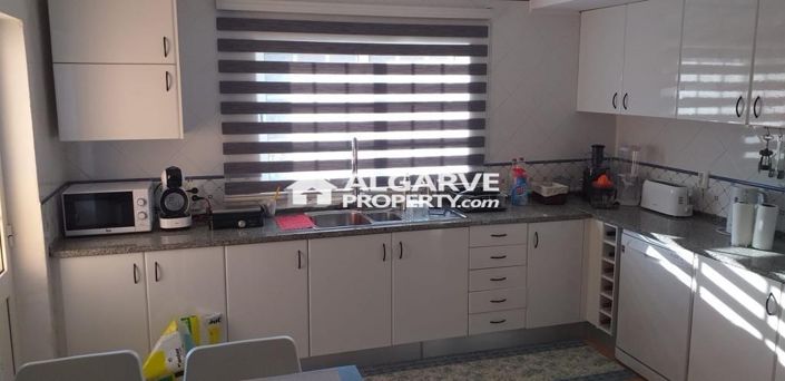 Image No.3-4 Bed Semi-Detached for sale