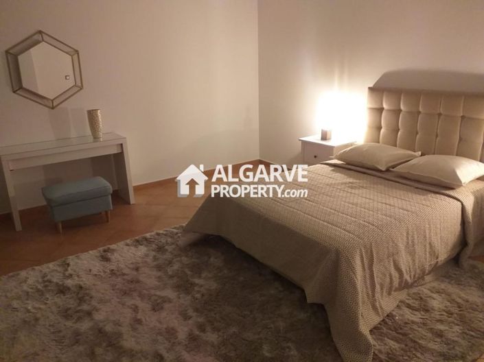 Image No.4-4 Bed Semi-Detached for sale