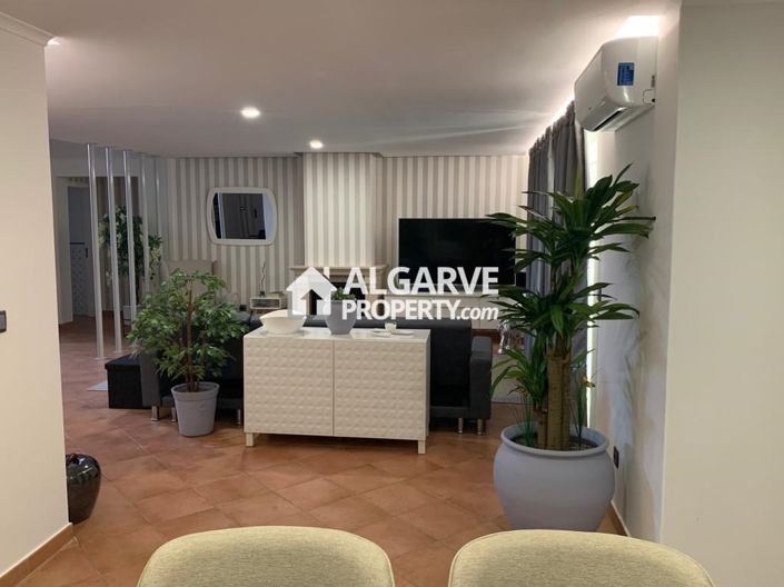 Image No.9-4 Bed Semi-Detached for sale