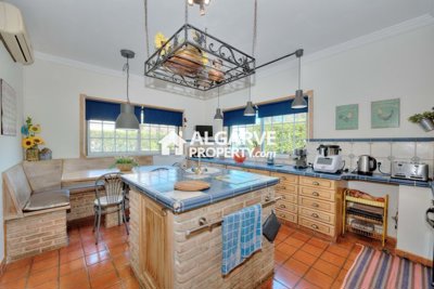 3-11872-78d1f4f8b6655591b02d22fabb36a692d73cc