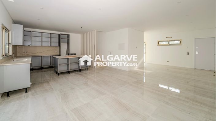 Image No.2-3 Bed Villa for sale