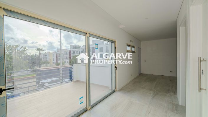 Image No.3-3 Bed Villa for sale