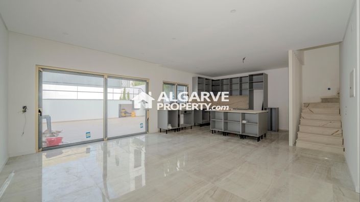 Image No.7-3 Bed Villa for sale